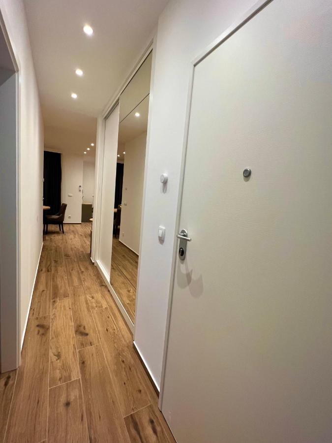 Vila Zrina - Apartmani Traù Esterno foto