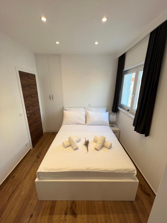 Vila Zrina - Apartmani Traù Esterno foto