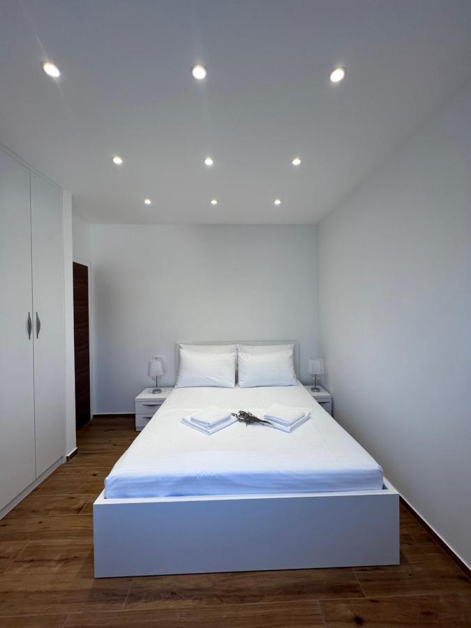 Vila Zrina - Apartmani Traù Esterno foto