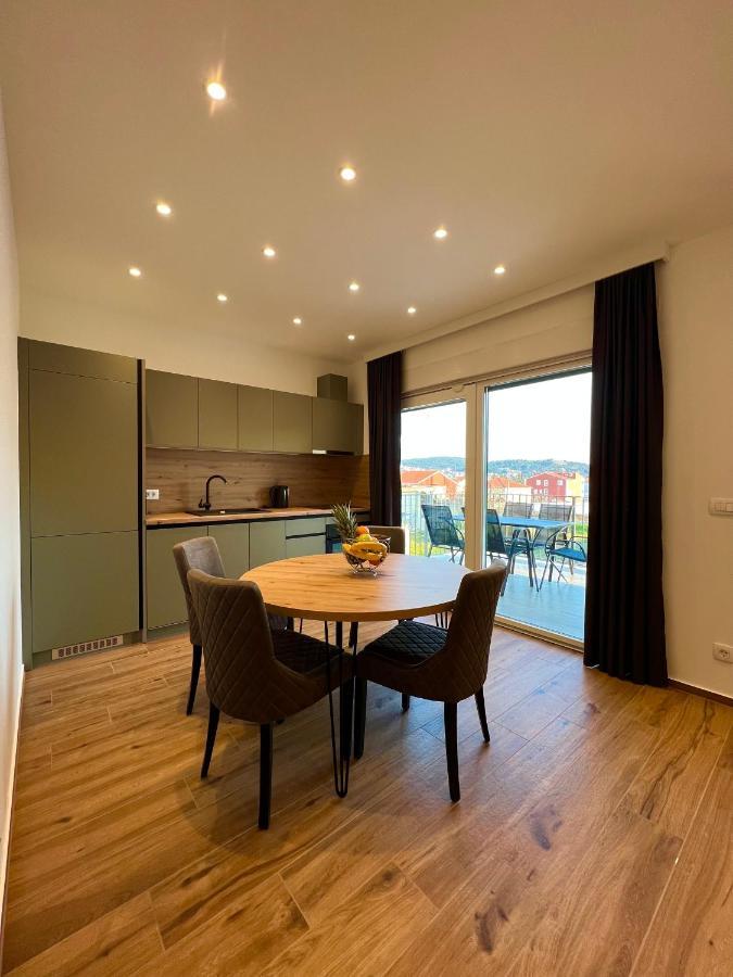 Vila Zrina - Apartmani Traù Esterno foto