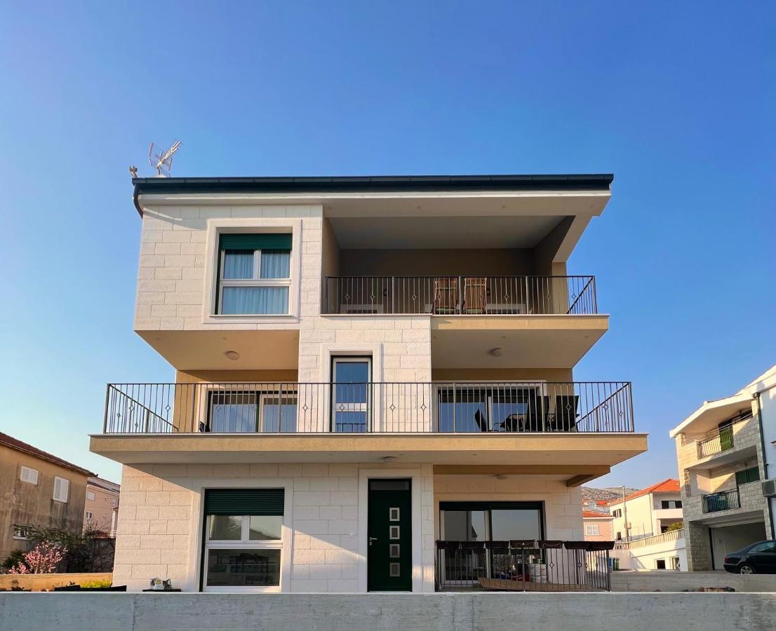 Vila Zrina - Apartmani Traù Esterno foto