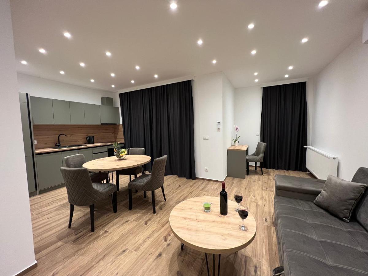 Vila Zrina - Apartmani Traù Esterno foto