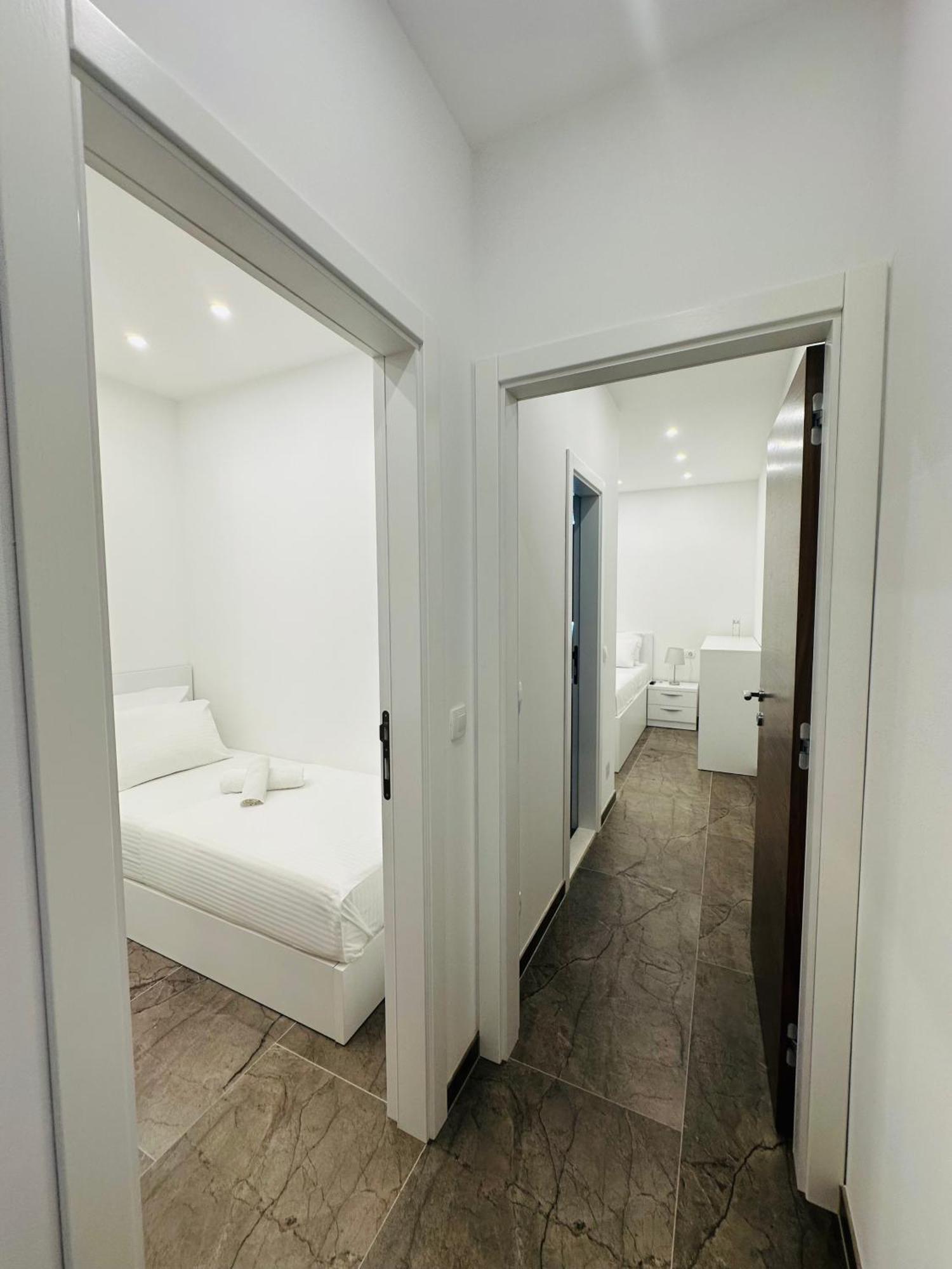Vila Zrina - Apartmani Traù Esterno foto