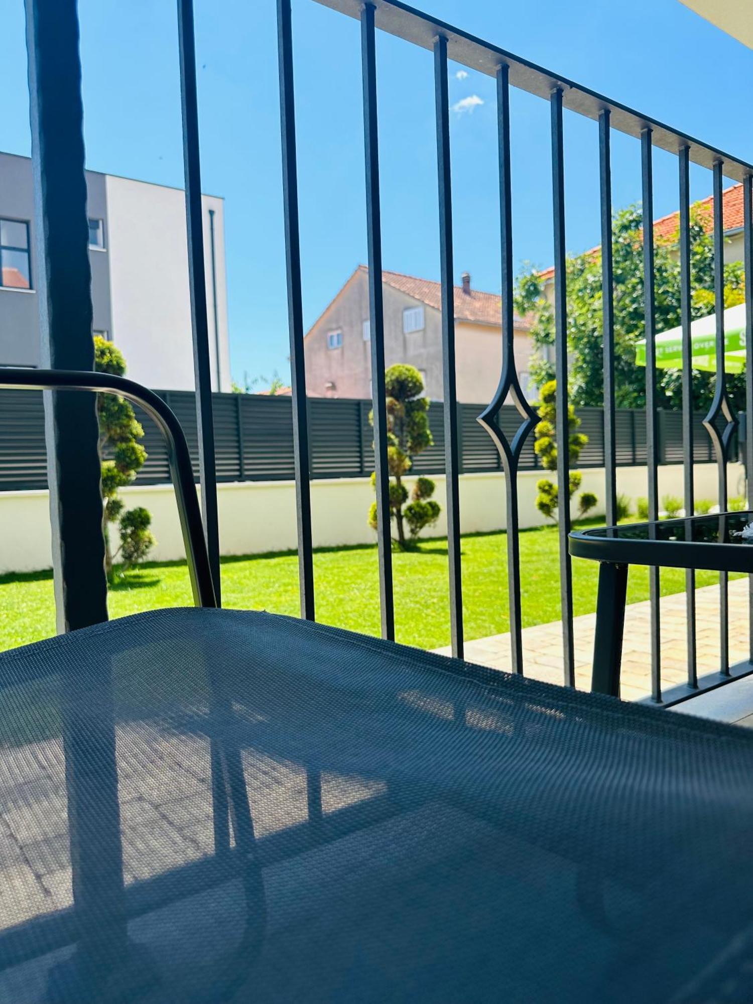 Vila Zrina - Apartmani Traù Esterno foto