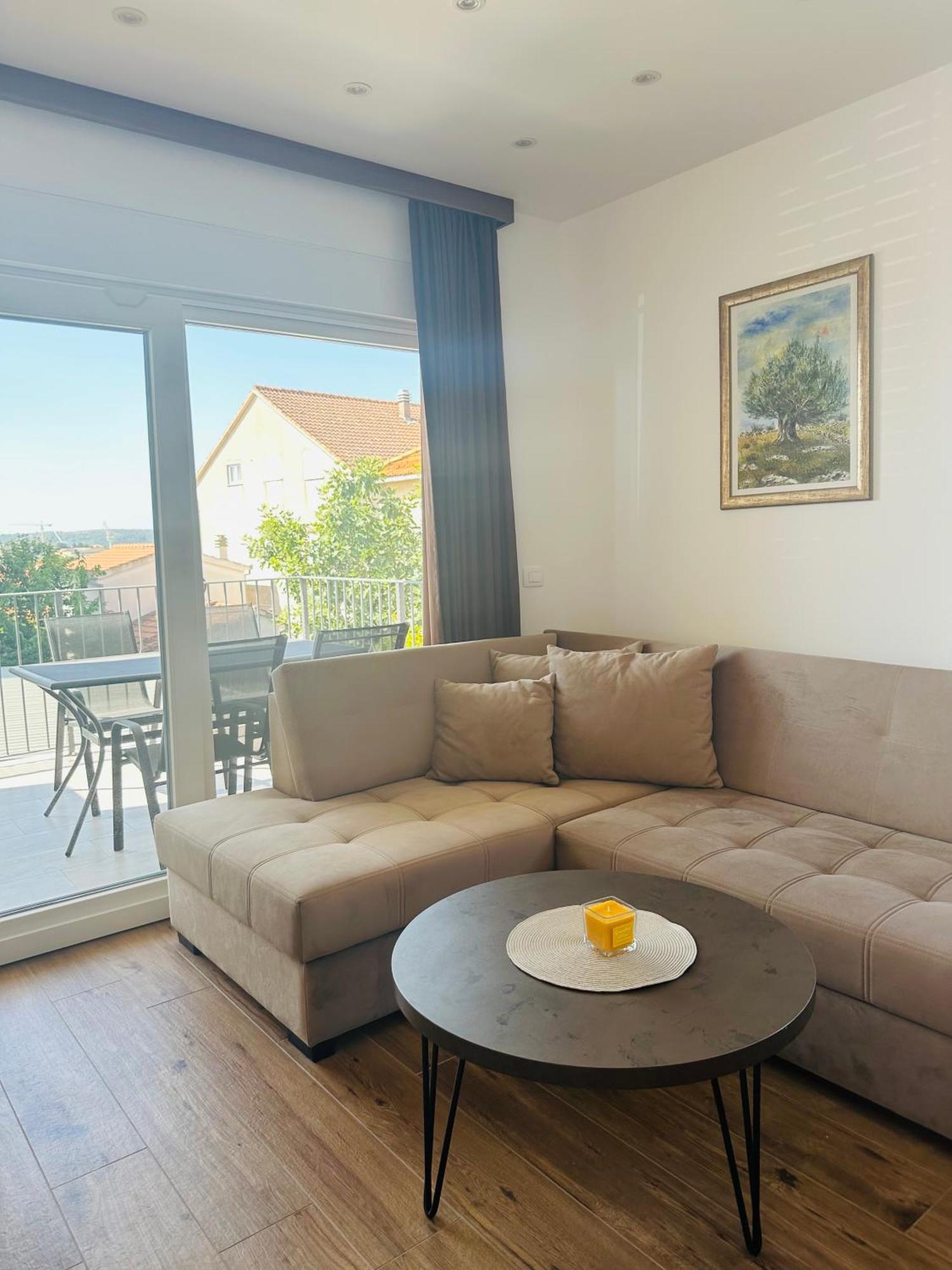 Vila Zrina - Apartmani Traù Esterno foto